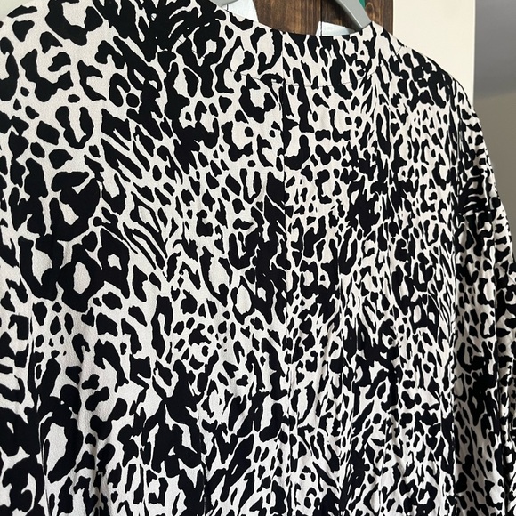 Scoop Black and White Animal Print One Size Lightweight Kimono, Women’s Sz M/L - Picture 6 of 16